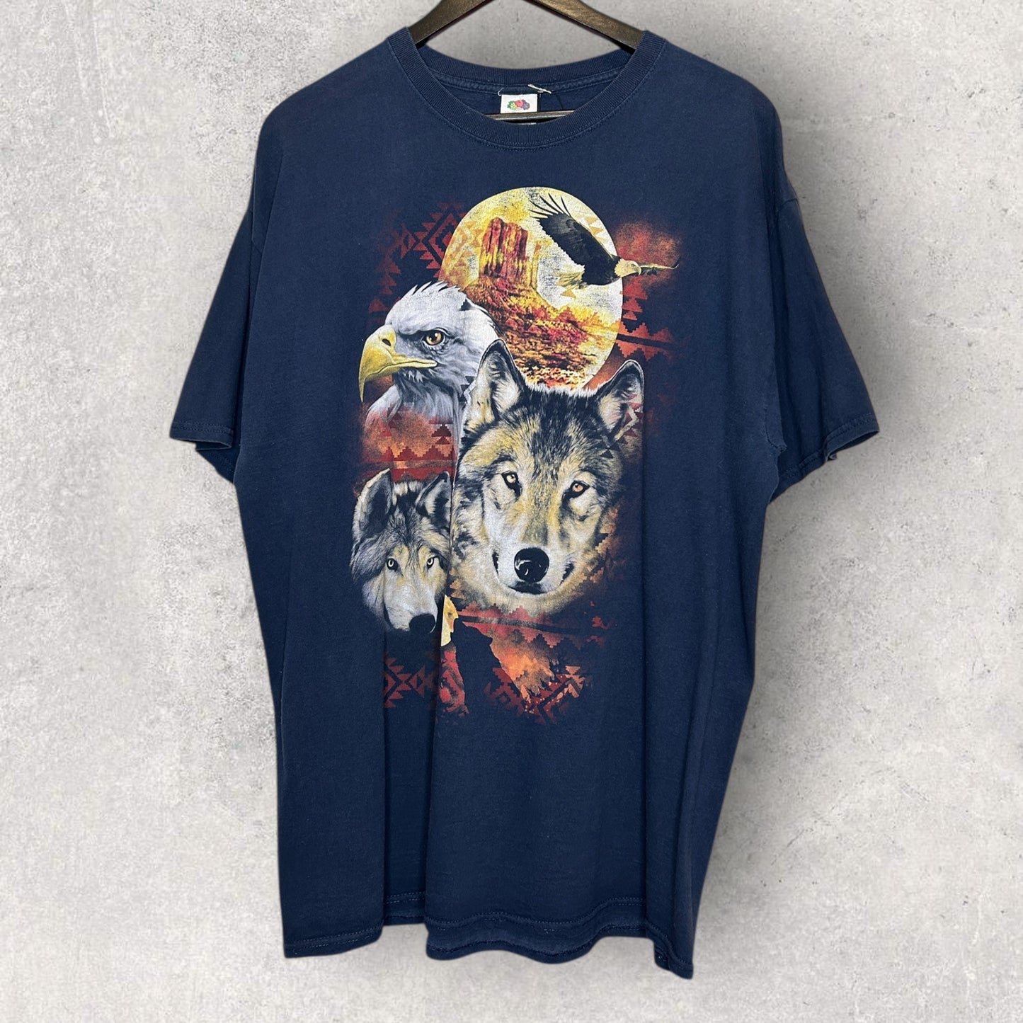 Kotka ja Sudet Vintage T-Paita (XL)