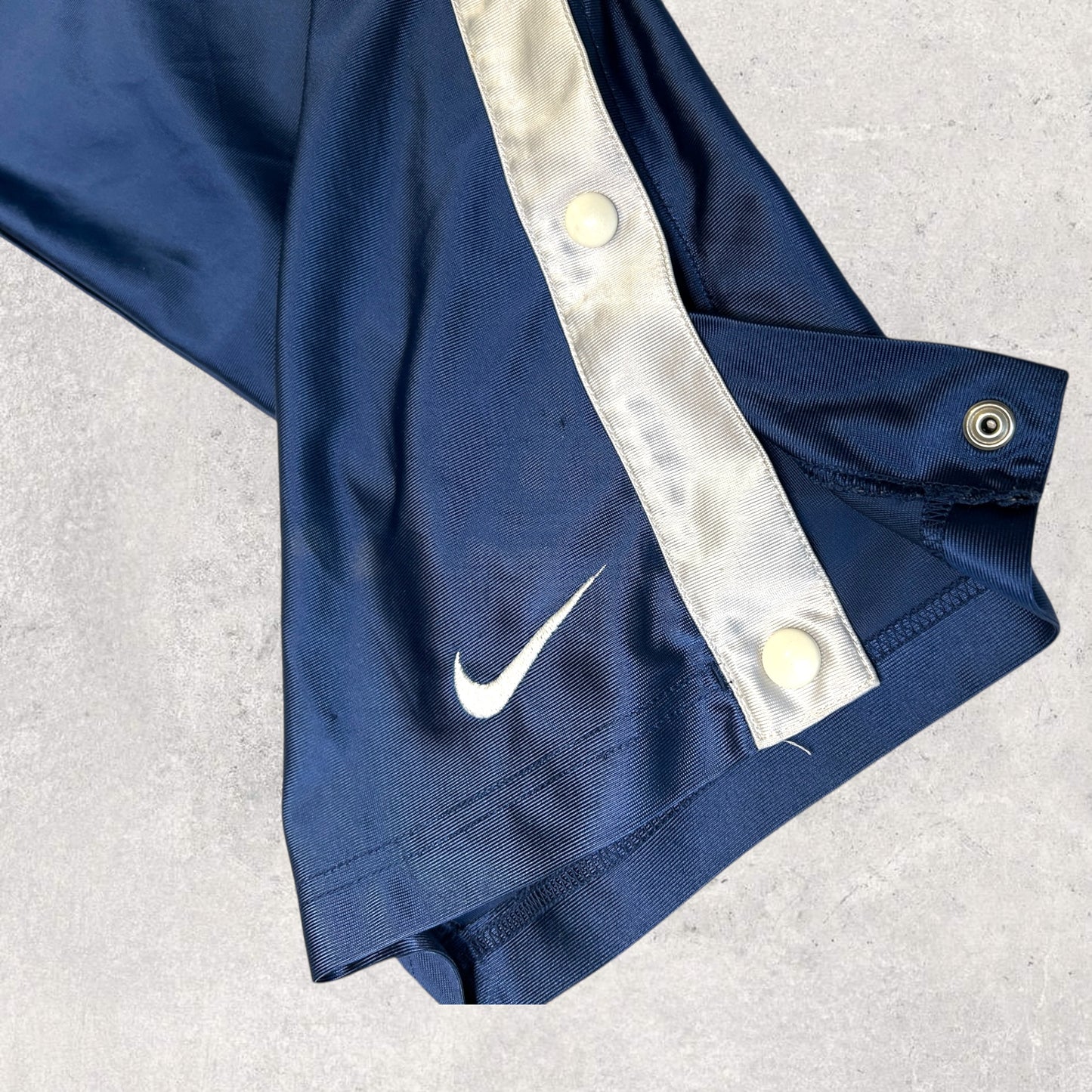 Vintage Nike Button-Down Sweatshirts (XL)