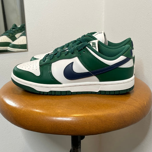 W Nike Dunk Low, George Green (useita kokoja)